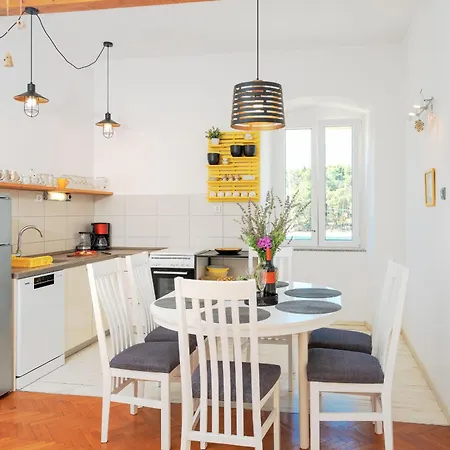 Historic Stone On The Seafront With King Beds And Garden Stari Grad (Hvar)