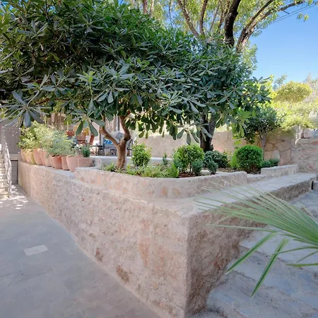 Historic Stone On The Seafront With King Beds And Garden Apartment Stari Grad (Hvar)
