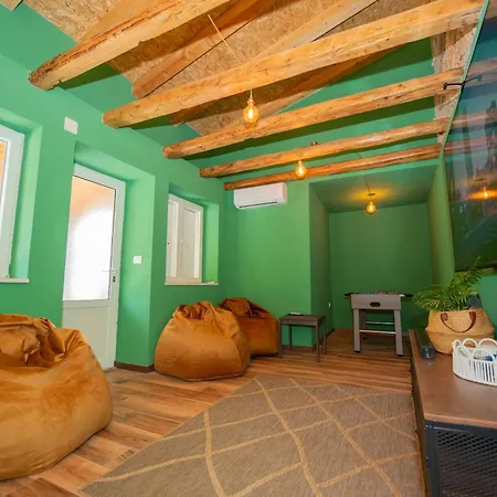 Διαμέρισμα Historic Stone With King Beds & Garden Stari Grad (Hvar)