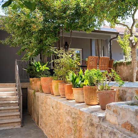 Historic Stone With King Beds & Garden * Stari Grad (Hvar)
