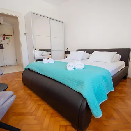 Historic Stone With King Beds & Garden Stari Grad (Hvar)