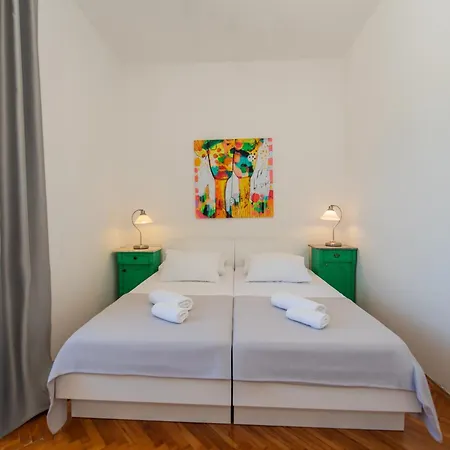 Historic Stone With King Beds & Garden Stari Grad (Hvar)